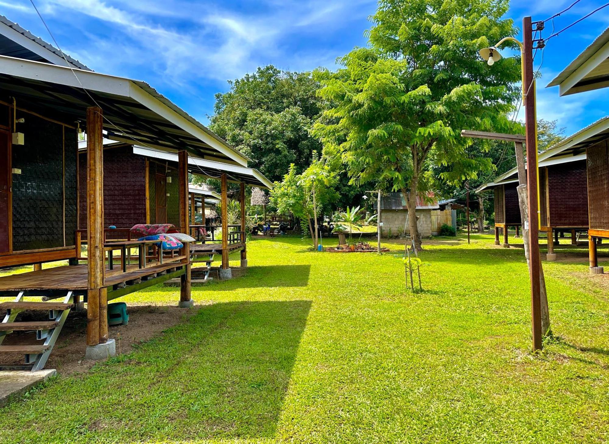 Twin Hut Hotell Pai Exteriör bild