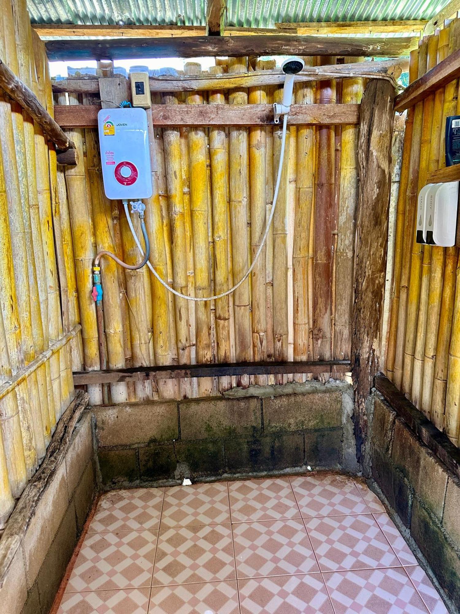 Twin Hut Hotell Pai Exteriör bild