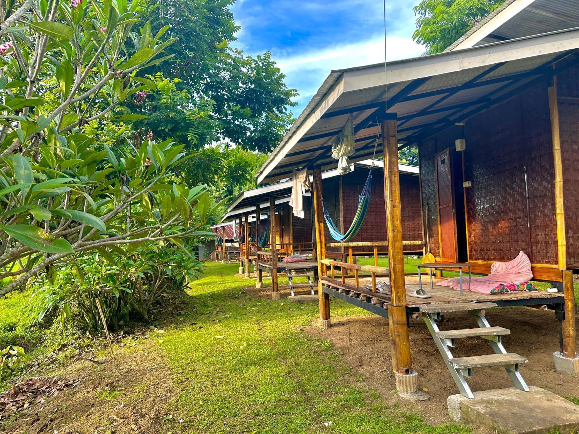Twin Hut Hotell Pai Exteriör bild