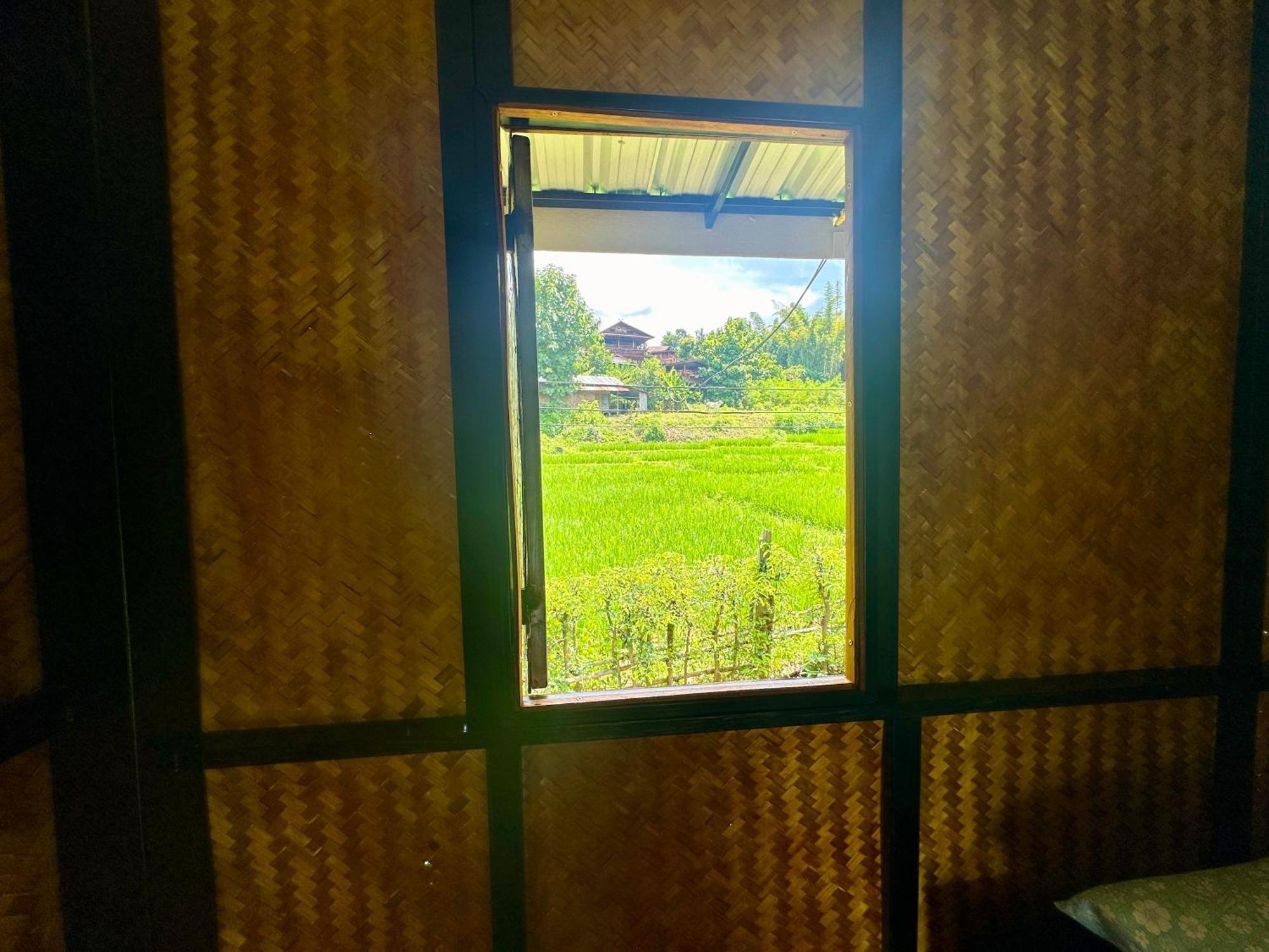 Twin Hut Hotell Pai Exteriör bild