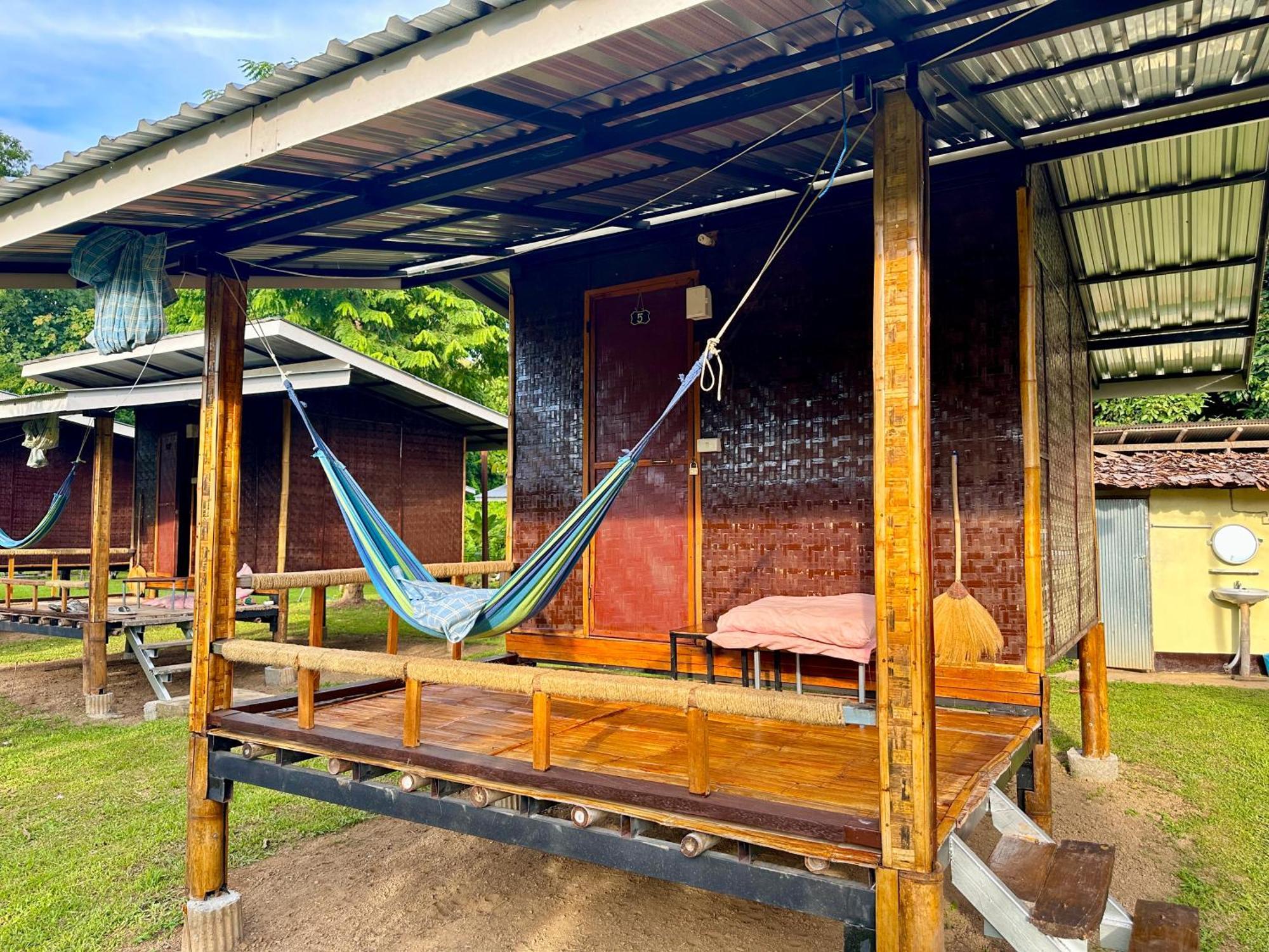 Twin Hut Hotell Pai Exteriör bild