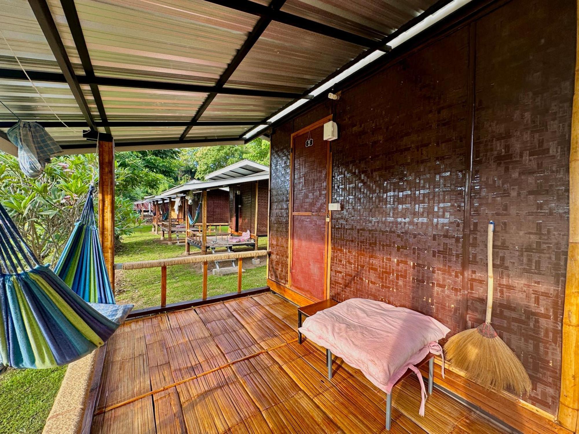 Twin Hut Hotell Pai Exteriör bild